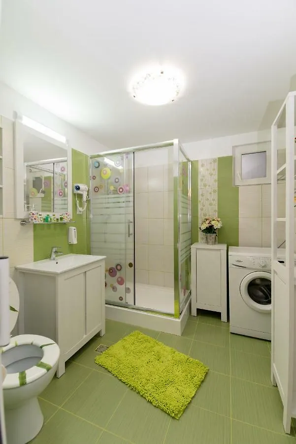 Queen Holiday Apartment Bucureşti România
