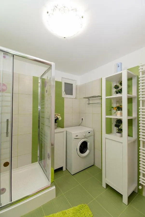 Queen Holiday Apartment Bucureşti